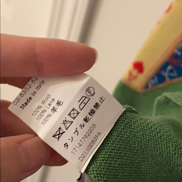 sweater - Picture 3 of 3